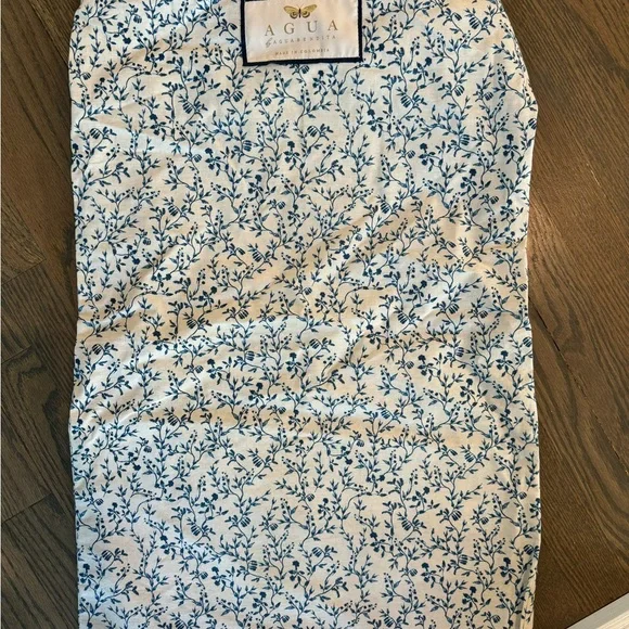 NWT- The most beautiful Agua Bendita bell- sleeved white crop top - Picture 2 of 3